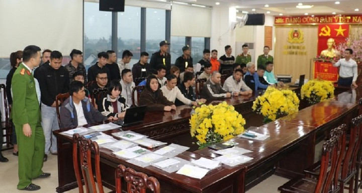 Các đối tượng trong đường dây bị bắt giữ.