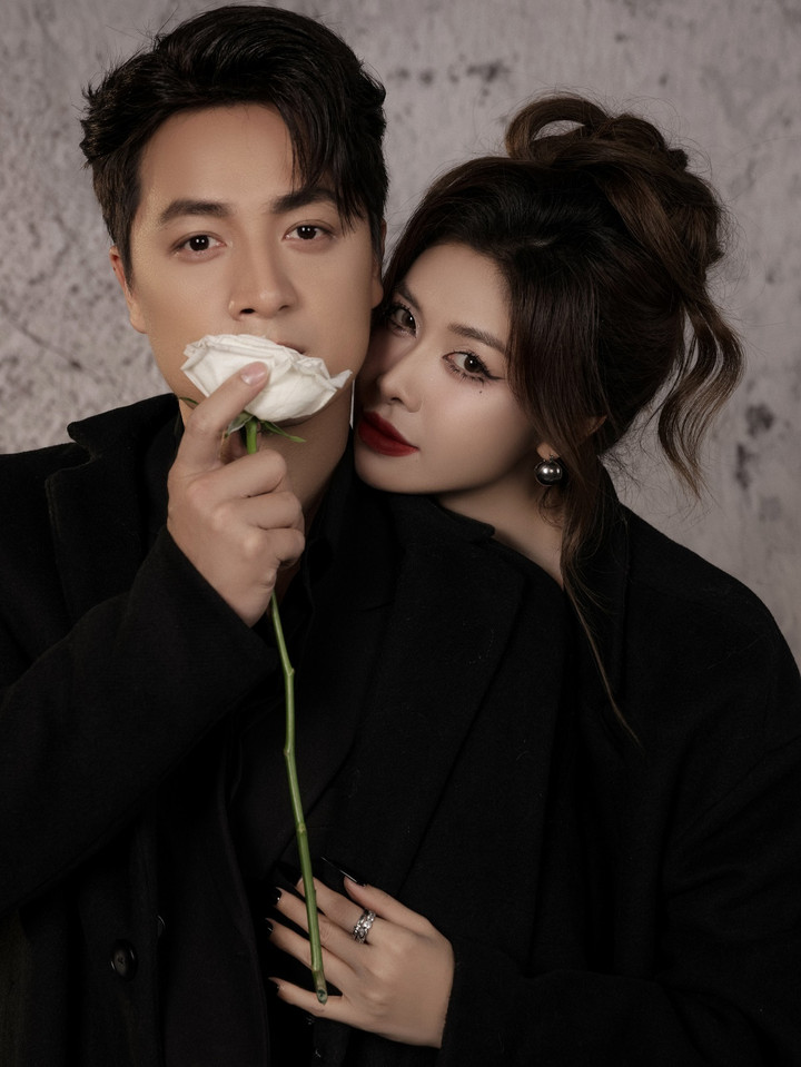 Trong khi đó, Thủy Anh bộc bạch rằng cô cảm thấy may mắn khi yêu và kết hôn với Đăng Khôi. Trải qua gần 20 năm gắn bó, cô đã tự tin nói rằng Đăng Khôi chính là người chồng tuyệt vời nhất đối với mình.