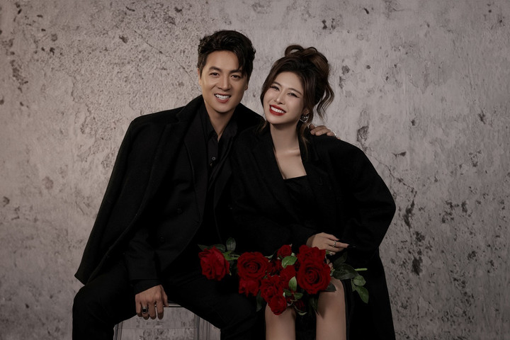 "Anh không chỉ yêu thương quan tâm vợ con mà còn hết lòng chăm lo cho bố mẹ hai bên. Nhờ đó, tinh thần của tôi luôn vui vẻ, thoải mái", Thủy Anh chia sẻ.