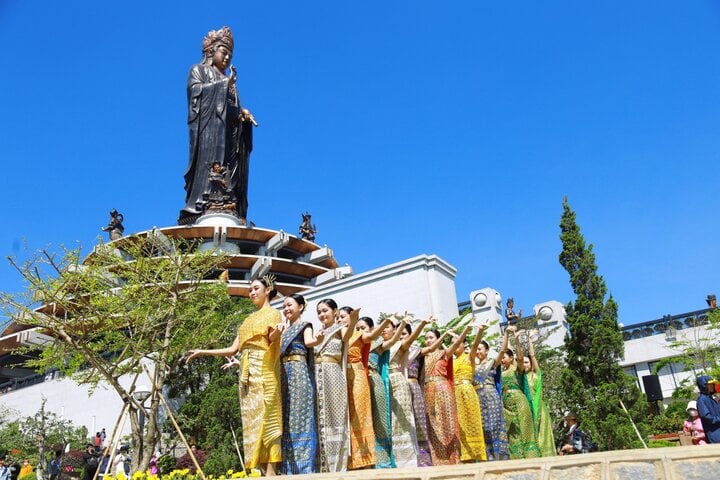 Lễ hội xuân Núi Bà Đen, Tây Ninh đầu tiên khai hội kể từ mùng 4 Tết - 1