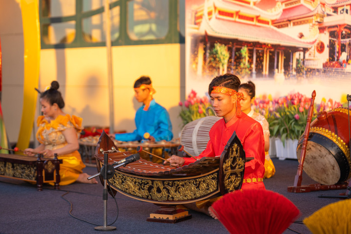 Trình diễn nhạc ngũ âm trên đỉnh núi trong Hội xuân núi Bà Đen. (Ảnh: Sun World Ba Den Mountain)