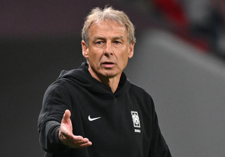 HLV Klinsmann bị sa thải sau thất bại tại Asian Cup.