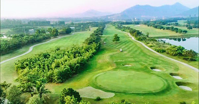 Sân golf bị xử phạt.