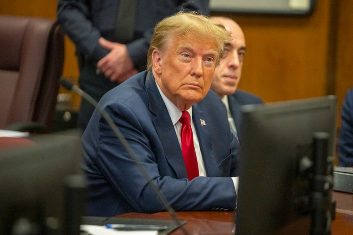 Cựu Tổng thống Donald Trump tại tòa hình sự Manhattan, New York hôm 15/2. (Ảnh: AFP)