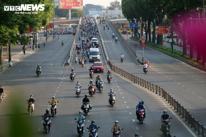 Thời tiết TP.HCM ngày 19/2 dự báo duy trì trạng thái thời tiết ít mây, trời nắng nóng.