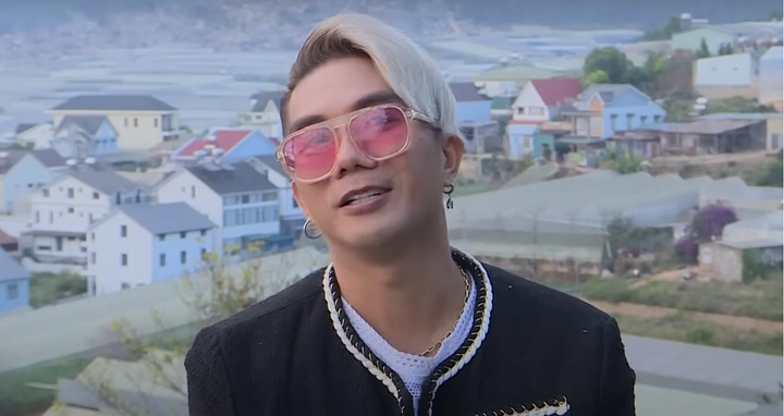 Khánh Đơn chia sẻ trong chương trình.