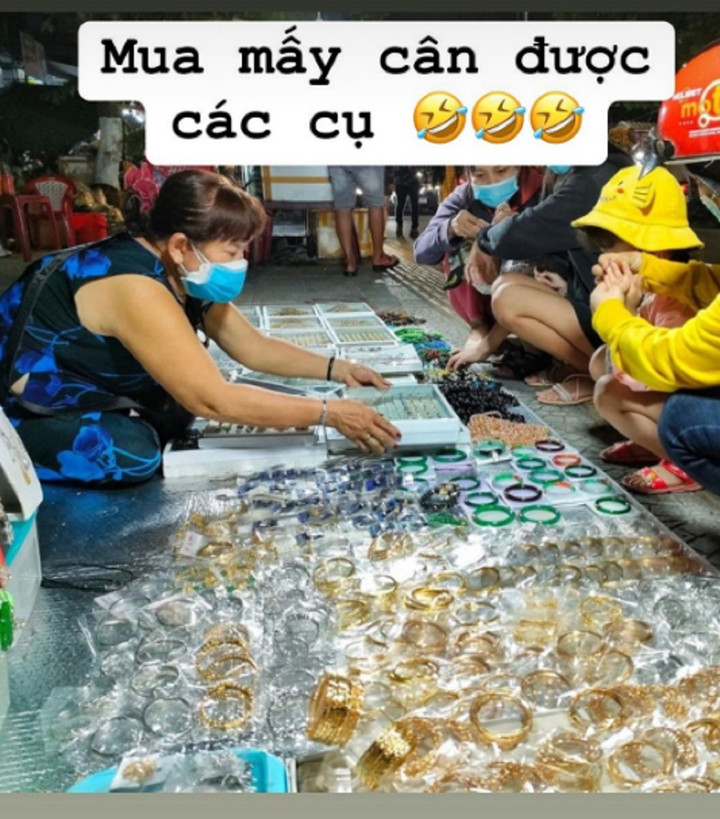 Vàng này thì có mà mua cả cân vẫn thừa tiền. (Ảnh: Xuân Cường)