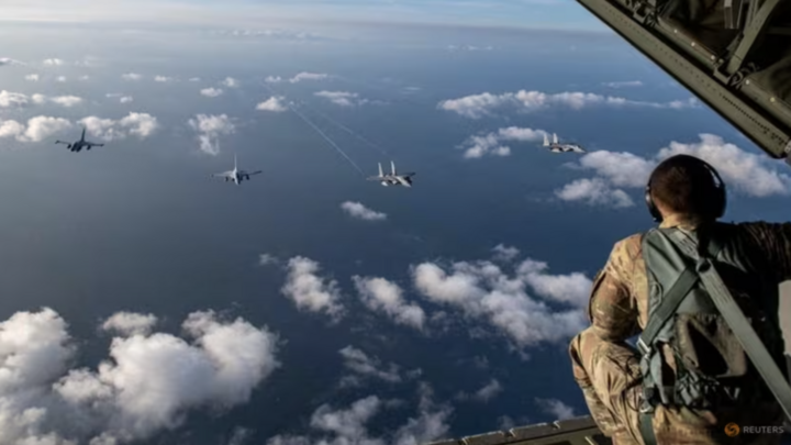 Máy bay của không quân Philippines và Bộ Tư lệnh Ấn Độ Dương - Thái Bình Dương của Mỹ tham gia hoạt động hợp tác hàng hải chung Philippines - Mỹ ở khu vực Biển Đông. (Ảnh chụp: Lực lượng không quân Philippines)