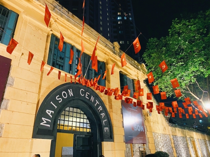 Nhà tù Hỏa Lò.