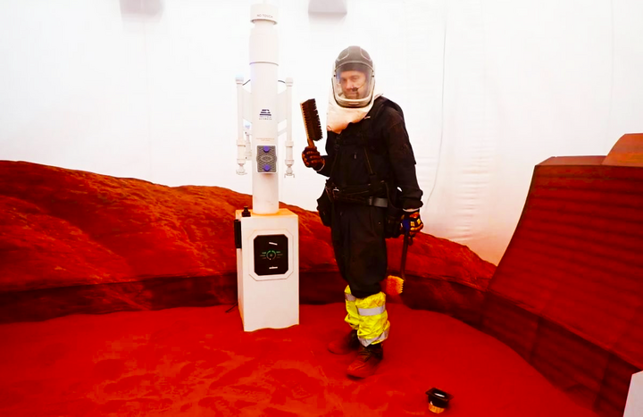 NASA đang tìm kiếm những tình nguyện viên dũng cảm để tham gia sứ mệnh sao Hỏa mô phỏng kéo dài một năm, bắt đầu từ mùa xuân năm 2025. (Ảnh: NASA)