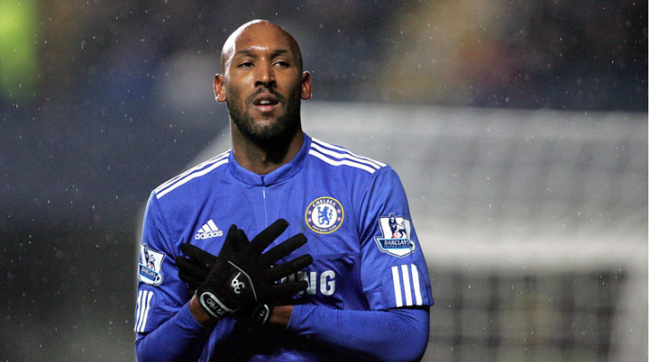 Nicholas Anelka từng thi đấu nổi bật ở U20 World Cup năm 17 tuổi và được Arsenal chiêu mộ. Anh là một trong những tiền đạo hàng đầu thế giới nhưng sự nghiệp bị ảnh hưởng đáng kể bởi tính cách ương ngạnh, vô kỷ luật và hay gắt gỏng mỗi khi mọi việc không như ý muốn. Tại Real Madrid, anh từng cãi nhau với HLV Vicente del Bosque và treo giò nội bộ 45 ngày vì bỏ tập. Ở Chelsea, anh mẫu thuẫn với HLV Andre Villas-Boas rồi bị đẩy đi. Tại đội tuyển quốc gia, Anelka nằm trong nhóm cầu thủ làm loạn, dẫn đến scandal náo loạn của Pháp ở World Cup 2010.