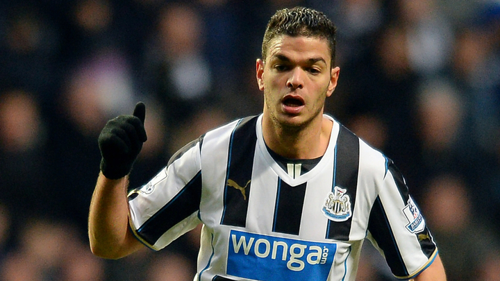 Hatem Ben Arfa từng được đánh giá rất cao và xuyên suốt sự nghiệp, anh luôn thể hiện được kỹ năng chơi bóng xuất sắc. Tuy nhiên, tài năng của bóng đá Pháp thiếu sự quyết tâm, bị đánh giá là lười biếng trong tập luyện. Ben Arfa cùng Samir Nasri, M’villa và Jeremy Menez bị coi là nguyên nhân gây mất đoàn kết nội bộ ở đội tuyển Pháp. Tiền đạo này cũng không ít lần cãi nhau với huấn luyện viên ở CLB.