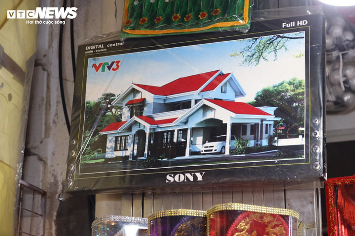 Tivi đồ hàng mã.