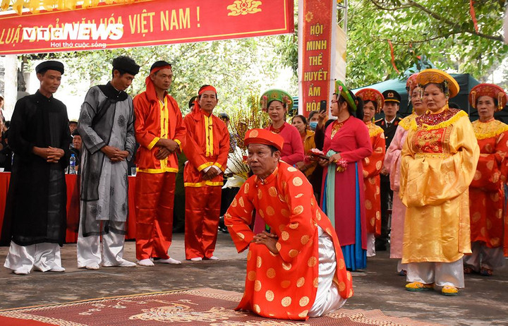 Sáng 23/2 (14 tháng Giêng), Lễ hội Minh thề (hay còn gọi Miêng thệ - lời thề miệng) được tổ chức tại Khu di tích lịch sử văn hóa đền - chùa Hòa Liễu, thôn Hòa Liễu, Thuận Thiên, Kiến Thụy, Hải Phòng.