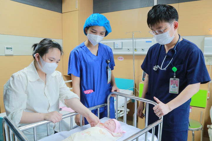 Sau 93 ngày nỗ lực điều trị, sức khoẻ trẻ ổn định và được cho xuất viện. (Ảnh: BVCC)