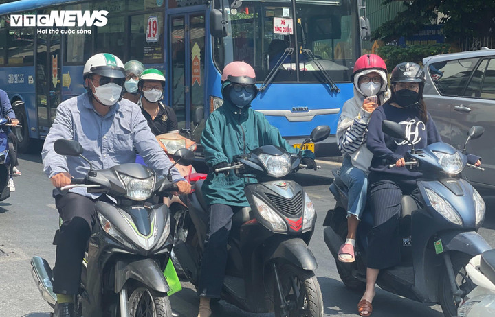 Thời tiết TP.HCM hôm nay ngày 24/2: Trời ít mây, không mưa, tiếp tục nắng nóng.