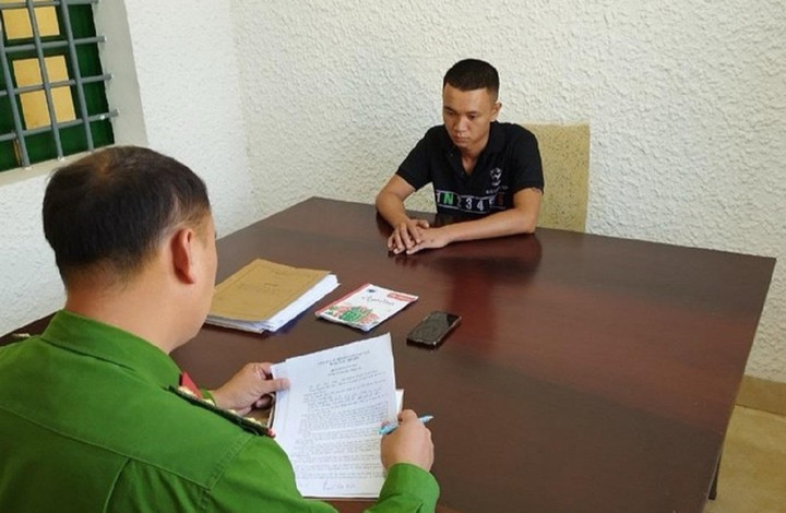 Bùi Đức Mạnh tại cơ quan Công an. (Ảnh: CA)