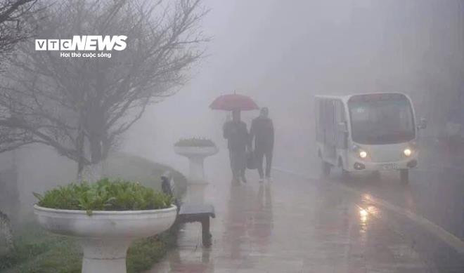 Hôm nay, Đông Bắc Bộ mưa nhỏ, mưa phùn và sương mù. Hình thái thời tiết này xuất hiện ở Tây Bắc Bộ vào đêm và sáng. (Ảnh minh hoạ)