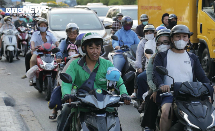 Thời tiết TP.HCM hôm nay ngày 26/2 ít mây, nắng nóng từ sáng đến chiều.