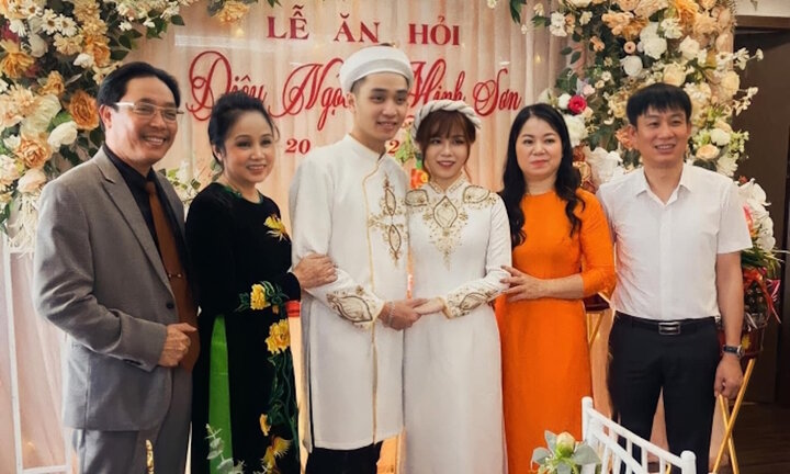 Gia đình hạnh phúc của diễn viên Ngọc Thư - Minh Tuấn.