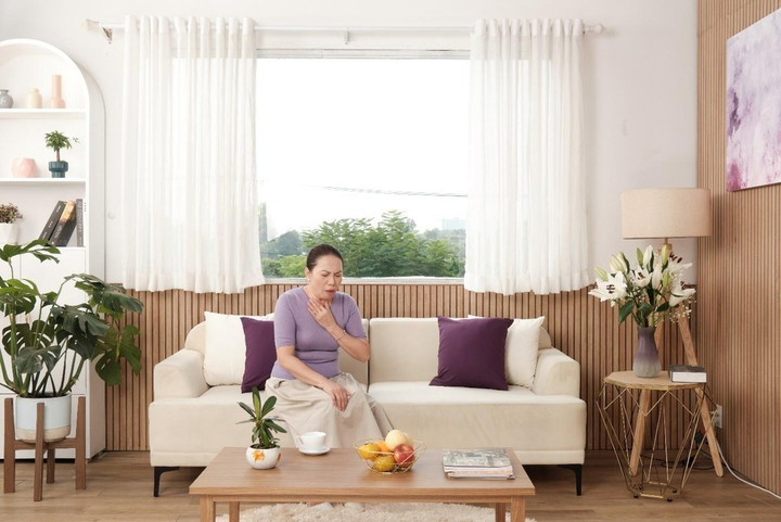 Khi trưởng thành và theo năm tháng, hàng rào miễn dịch dần suy yếu, chức năng tạo miễn dịch cũng giảm đi, khả năng chống lại mầm bệnh kém hơn.