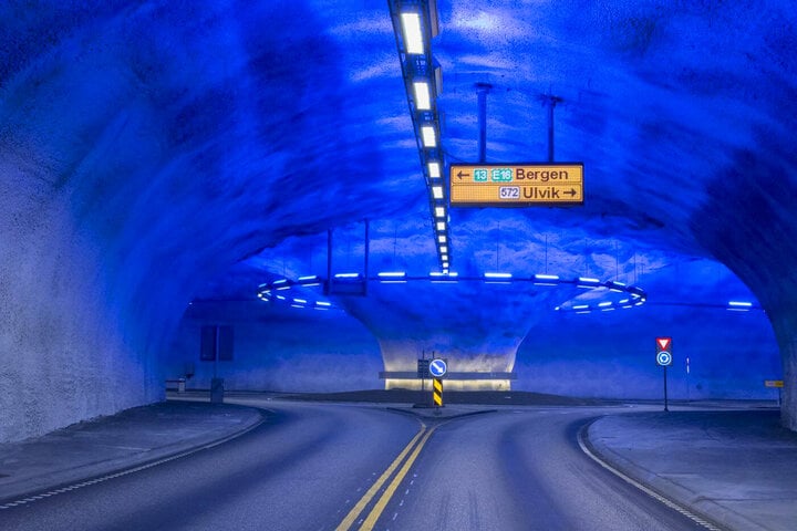 Đường hầm Laerdal không chỉ là một kiến trúc độc đáo, mà còn đánh dấu cho bước nhảy vọt của công nghệ trong lĩnh vực giao thông - Ảnh: Thestoly