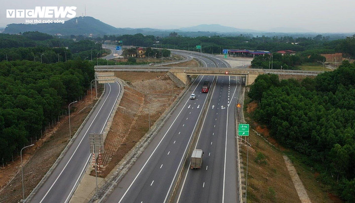 Tuyến cao tốc Cam Lộ - La Sơn sẽ được bố trí camera phạt nguội.