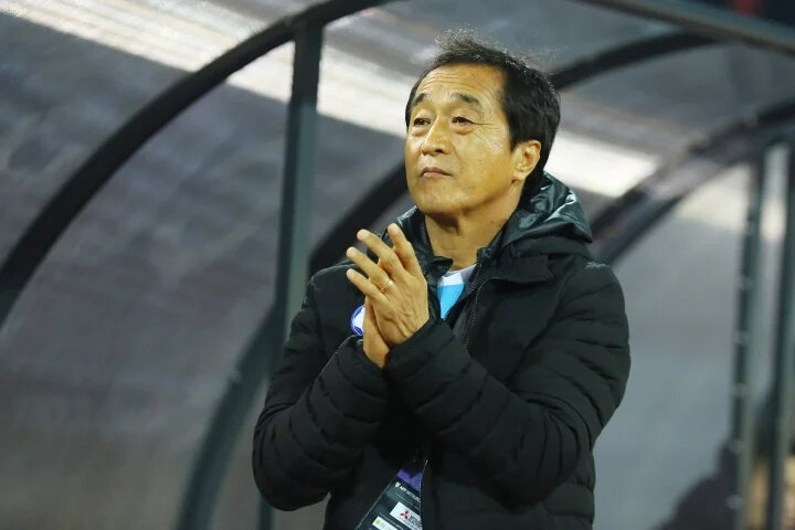 Ông Lee Young-jin làm cố vấn kỹ thuật của đội tuyển Hàn Quốc.