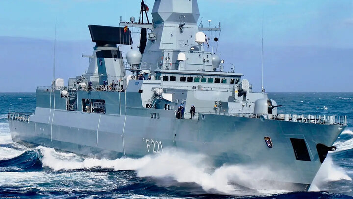 Tàu khu trục Hessen của hải quân Đức tham gia sứ mệnh bảo vệ an ninh hàng hải cả EU trên biển Đỏ. (Ảnh: Getty Images)