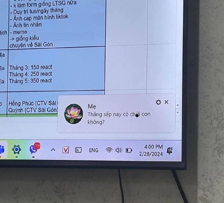 Mẹ nhắn tin "hỏi thăm" khiến con câm nín. (Nguồn: Không Sợ Chó)