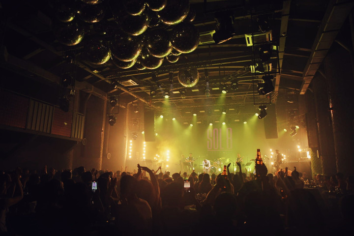 Sân khấu SOL 8 - Live Stage vào show diễn của ca sĩ Jimmii Nguyễn. (Ảnh: SOL 8)