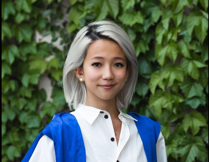 Chloe thu về 55.770 USD/năm (1,3 tỷ đồng) ở tuổi 21 nhờ việc dạy thêm.