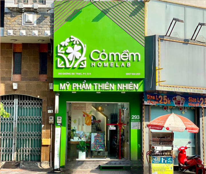 Một trong hơn 40 cửa hàng của Cỏ Mềm