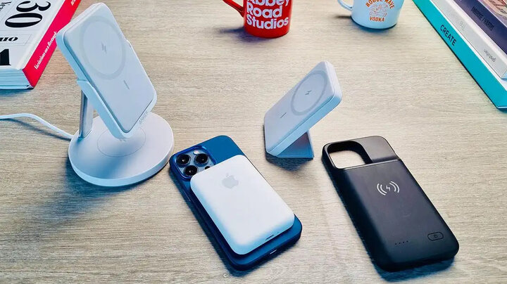 MagSafe Battery Pack sạc iPhone khá kém, dung lượng gần như không đủ để sạc đầy bất kỳ mẫu máy nào.