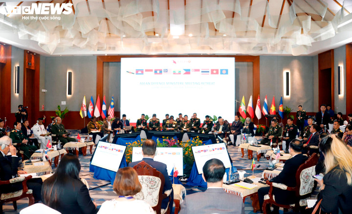 Quang cảnh Hội nghị hẹp Bộ trưởng Quốc phòng các nước ASEAN.
