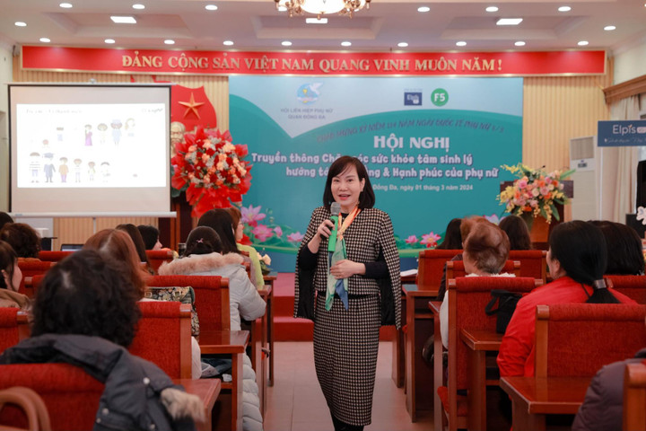 Tiến sĩ Nguyễn Thu Giang, Phó Viện trưởng Viện Chăm sóc sức khỏe cộng đồng Light chia sẻ tại Hội nghị.