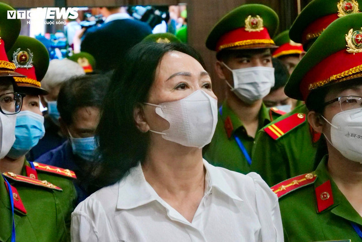 Sáng 5/3, TAND TP.HCM mở phiên tòa xét xử bị cáo Trương Mỹ Lan (Chủ tịch HĐQT Tập đoàn Vạn Thịnh Phát) và các bị cáo khác liên quan vụ Vạn Thịnh Phát và Ngân hàng SCB.