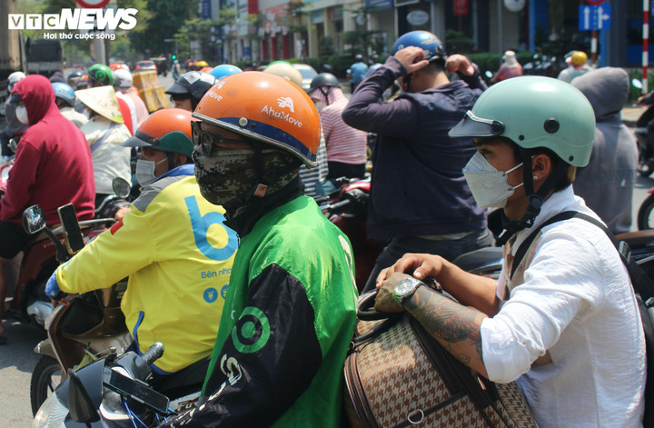 Thời tiết TP.HCM hôm nay ngày 5/3 nhiều mây, trời nắng nóng, có lúc nắng nóng gay gắt.