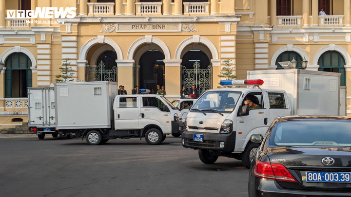 An ninh thắt chặt tại phiên tòa xét xử Trương Mỹ Lan và đồng phạm - 8