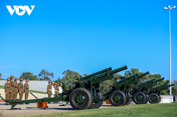 Australia bắn đại bác chào mừng Thủ tướng Phạm Minh Chính - 4