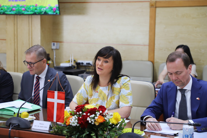 Bộ trưởng Bộ Y tế và Nội vụ Đan Mạch.