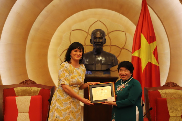 Bộ trưởng Y tế và Nội vụ Đan Mạch cũng có buổi làm việc với Chủ nhiệm Ủy ban Xã hội của Quốc hội Việt Nam, bà Nguyễn Thúy Anh.