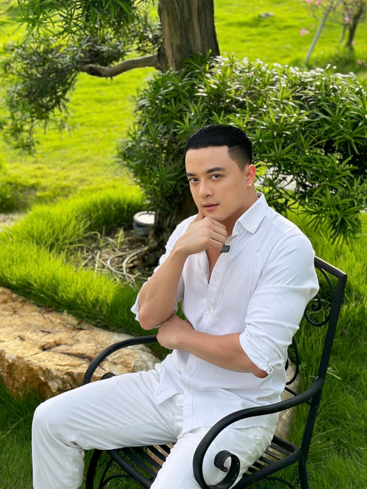 "Chúng ta hãy yêu thương và tha thứ để mỗi người đều hạnh phúc hơn".