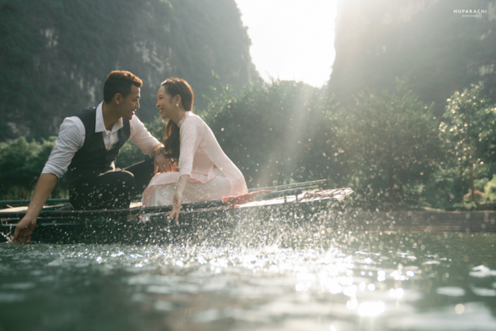 Tuấn Việt từng góp mặt trong một số bộ phim như Lạc giới, Cầu vồng không sắc, Ba vợ cưới vợ ba, Lôi Báo, Người bất tử...