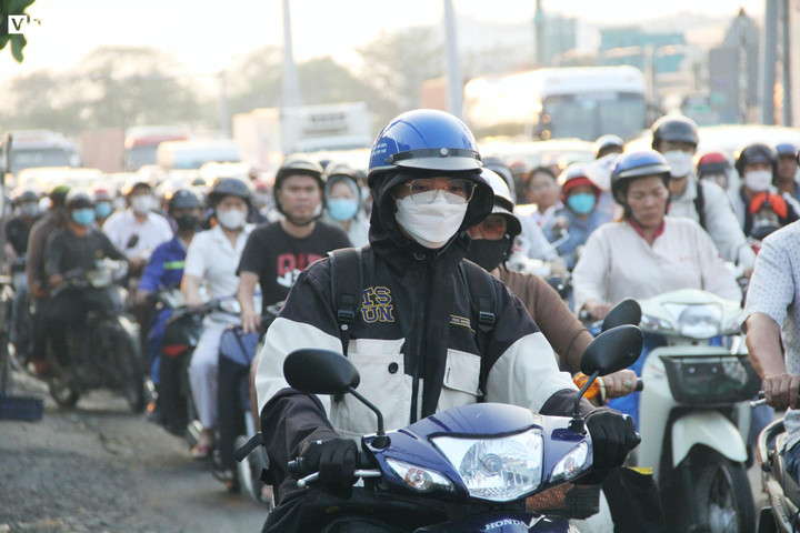 Thời tiết TP.HCM hôm nay ngày 9/3 nhiều mây, sáng trời âm u, trưa chiều trời nắng với mức nhiệt cao nhất là 36 độ.