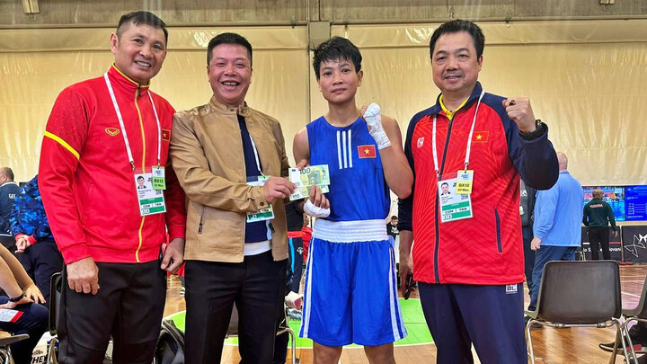Võ Thị Kim Ánh (áo xanh) của đội tuyển boxing Việt Nam. (Ảnh: FB Nguyễn Thị Tâm)