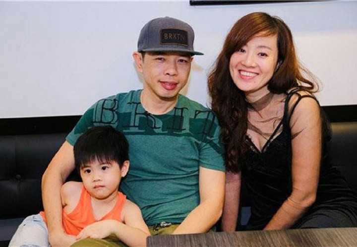 Thái Hòa và vợ con.