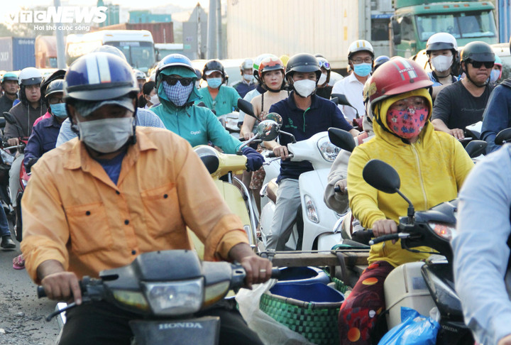 Thời tiết TP.HCM hôm nay ngày 11/3 có mây, không mưa, trời nắng nóng, nhiệt độ cao nhất khoảng 36 độ C.