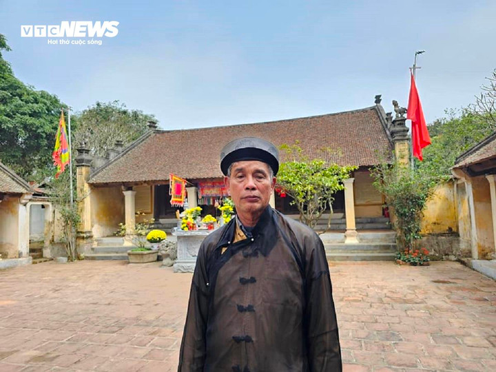 Cụ Nguyễn Văn Yên, thủ nhang đền thờ Ngô Quyền.