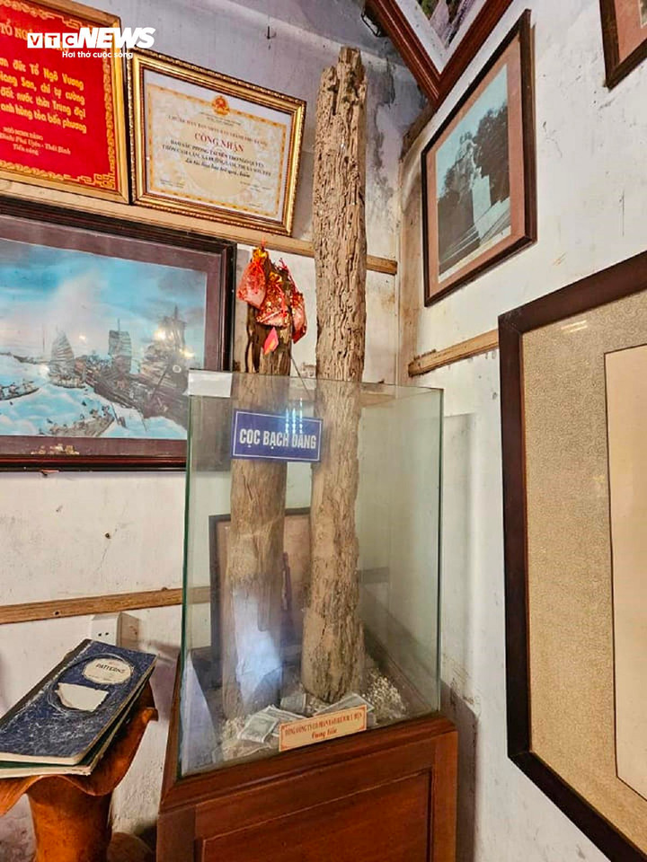 Cọc Bạch Đằng được lưu giữ tại đền thờ Ngô Quyền.